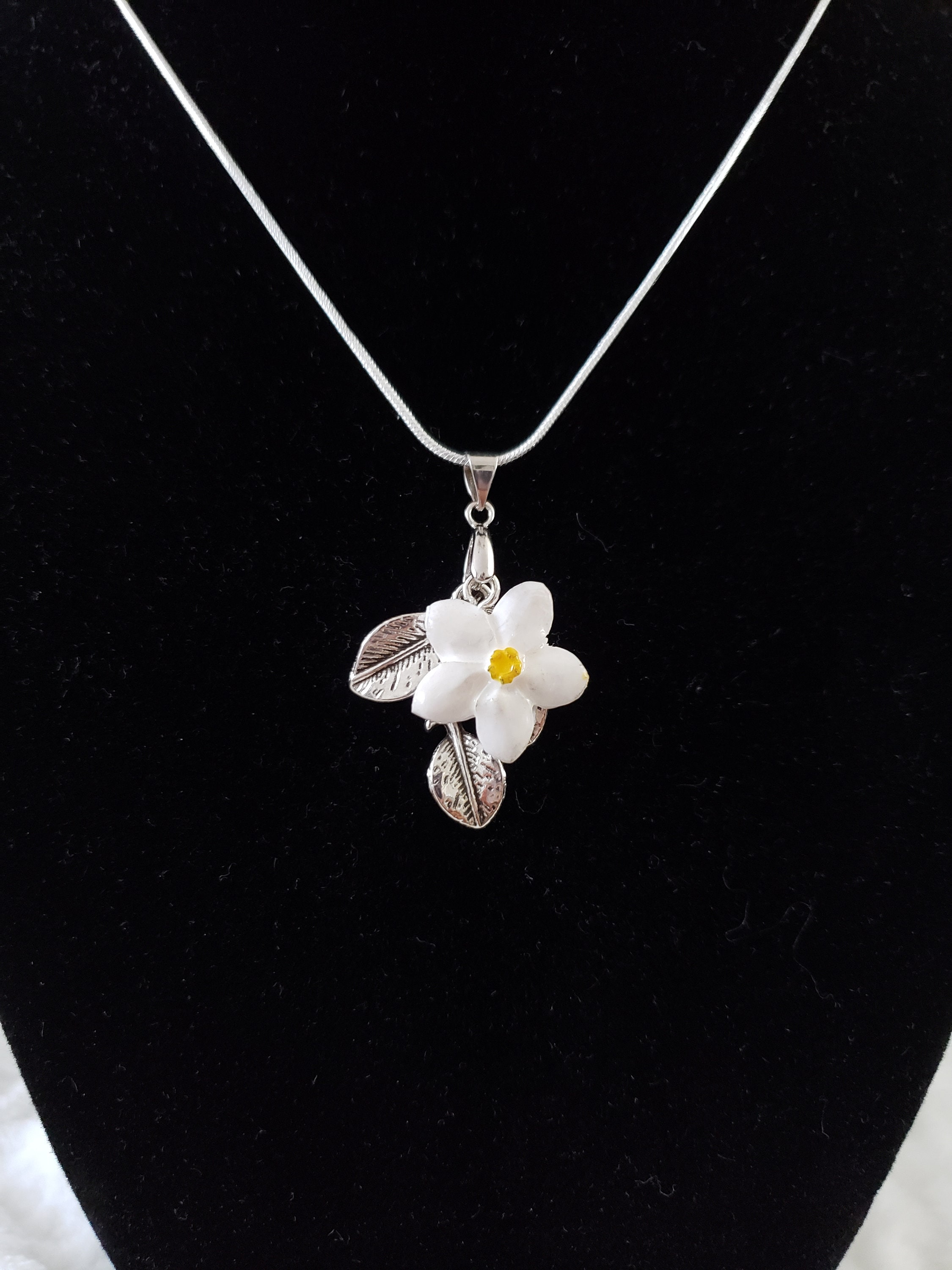 Sampaguita necklace shop