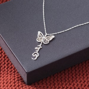 Personligt fjärilshängehalsband med arabiskt namn, mors dag-presenter, arabiskt namnhalsband i 925 sterlingsilver, personliga smycken bild 3