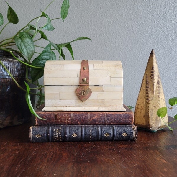 Vintage Small Bone Domed Lidded Trinket Storage Box with Copper Latch