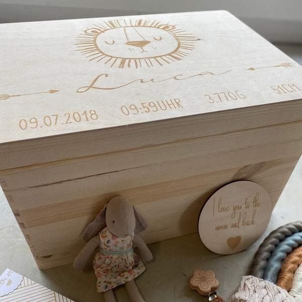 personalisierte Holz Erinnerungskiste - Löwe