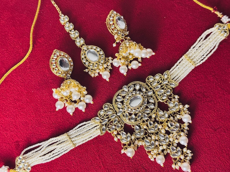 Indian Kundan Choker Set: Pearl Jhumkas & Tikka image 4