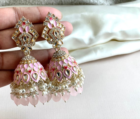 Seashell Enamel Drop Hoop Earrings in Pink – CANVAS