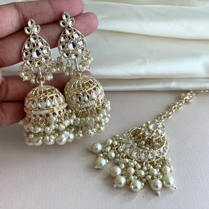 Gold Kundan Tikka Set Kundan Jhumkas Pearl Tikka Set Sangeet Tikka Set Gold Indian Tikka Gold Indian Earrings