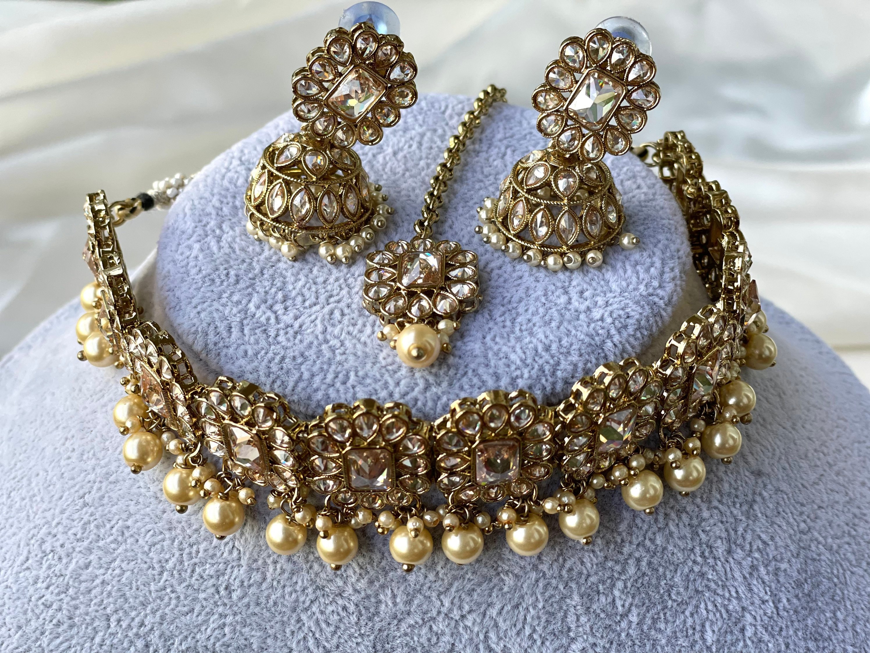 Golden pearl deals polki necklace set