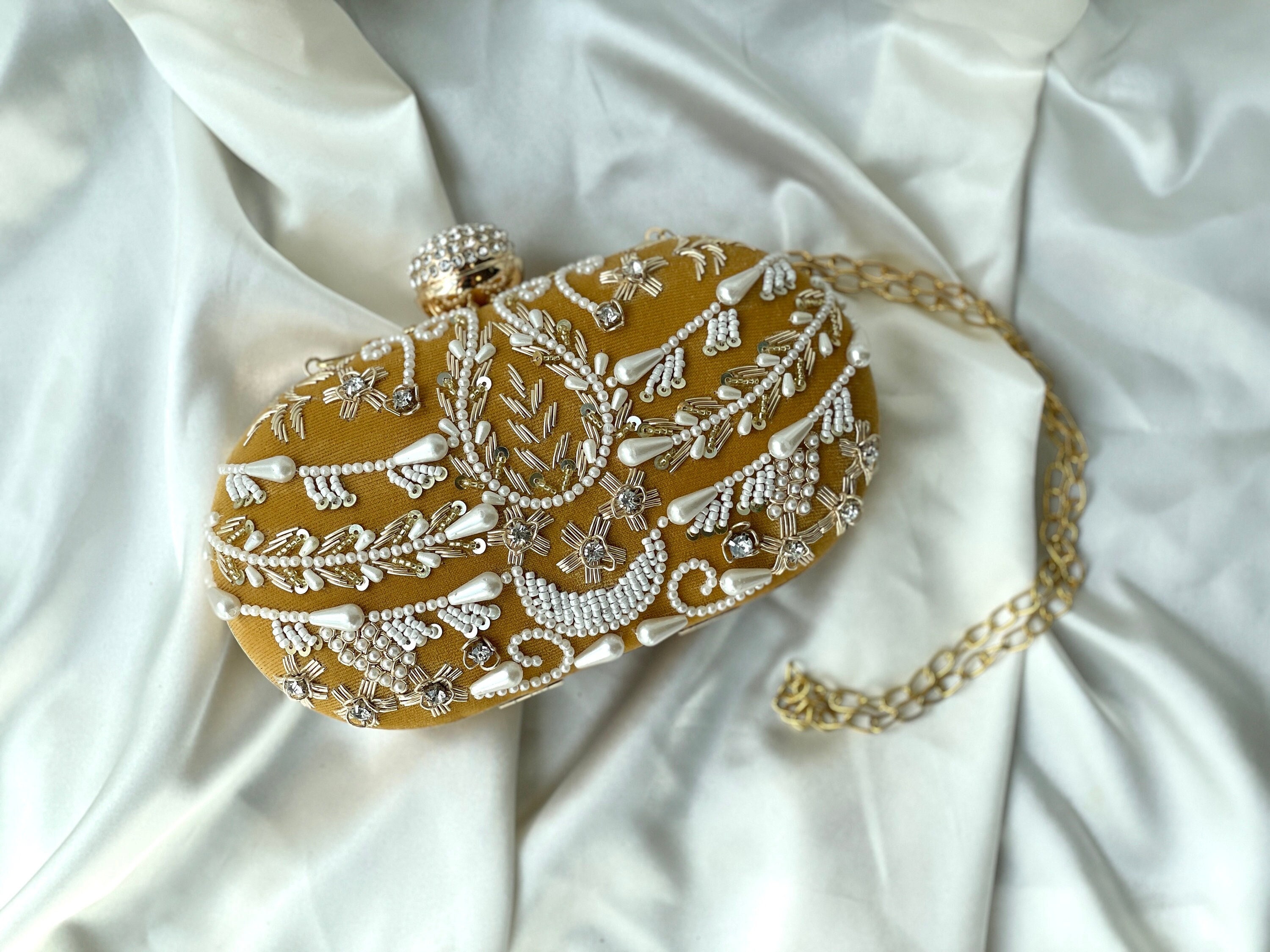 Dulhan shop hand purse