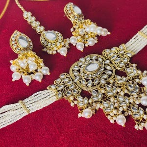 Indian Kundan Choker Set: Pearl Jhumkas & Tikka image 1