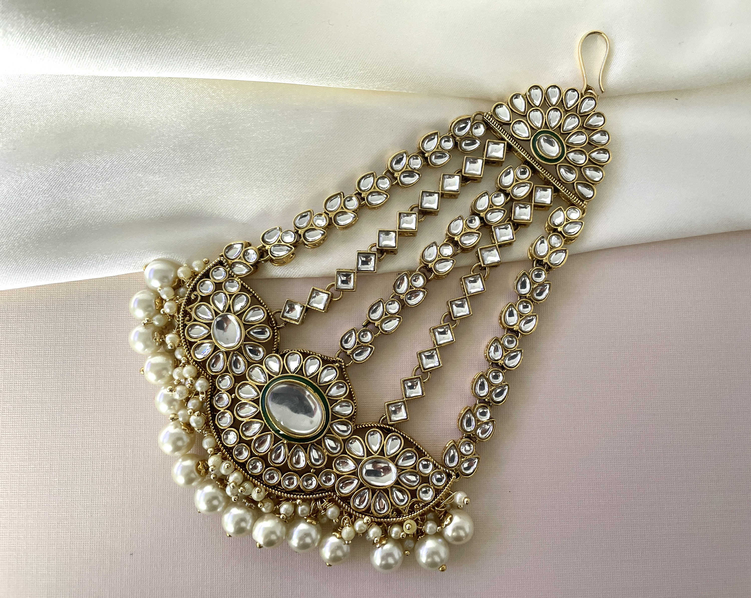Jhumar hotsell design gold