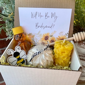 Be My Bridesmaid Gift Box, Sunflower Proposal Box for Bridesmaid, Maid and Matron of Honor, Bridal Party Gift, Sunflower Wedding Gift Box