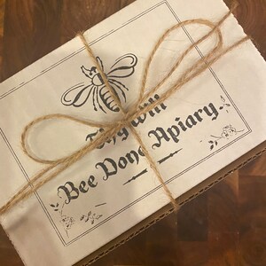 Welcome Home Gift Box with Raw Pure Honey, Beeswax Candle and Soap Gift Set, New Home Housewarming Gift, Bee Gift Box, Client Corporate Gift bild 15