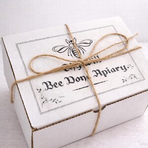 Welcome Home Gift Box with Raw Pure Honey, Beeswax Candle and Soap Gift Set, New Home Housewarming Gift, Bee Gift Box, Client Corporate Gift bild 20