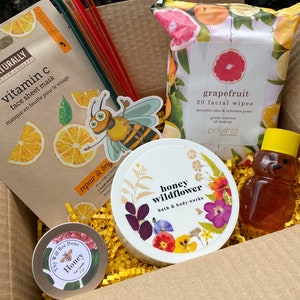 Florida Honey Wildflower Gift Spa Box, Sunshine Pamper Self Care Gift Basket, Florida Gift Set, Welcome Gift Basket