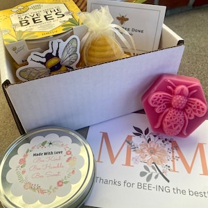 Mother’s Day Gift Box, Mom Birthday Gift Box with Honey, Honey Bee Sweet Themed Gift Basket, Mom Birthday Gift, Save the Bees Set