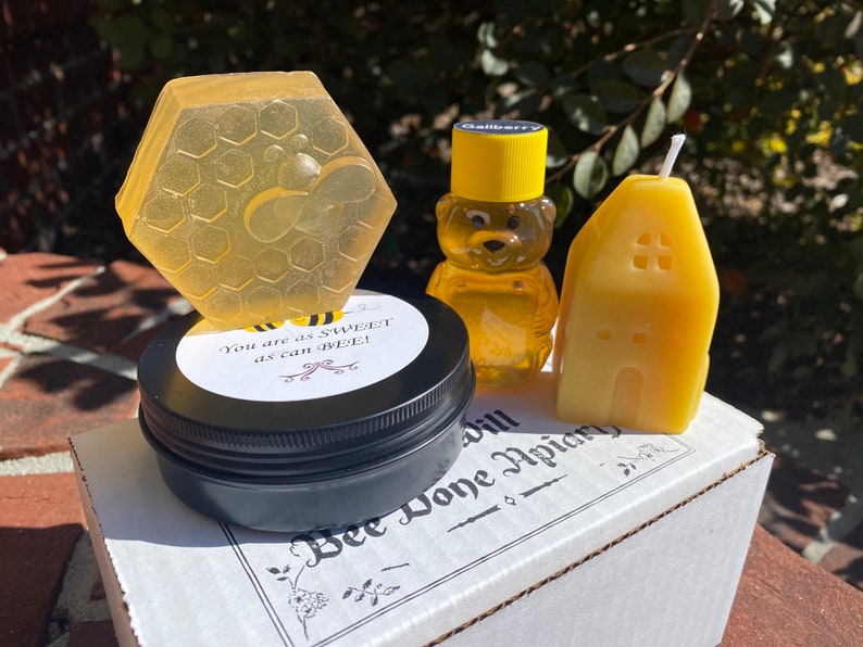 Welcome Home Gift Box with Raw Pure Honey, Beeswax Candle and Soap Gift Set, New Home Housewarming Gift, Bee Gift Box, Client Corporate Gift bild 2
