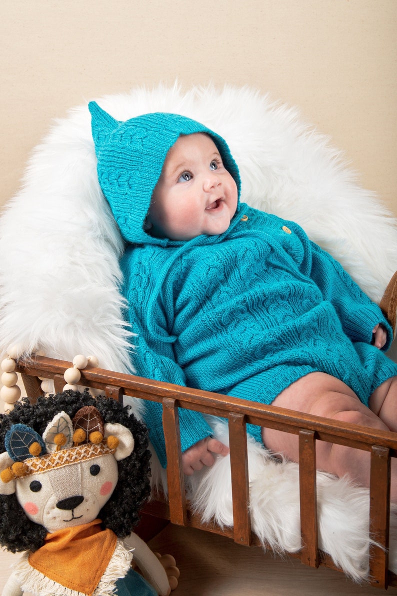 Blue Cable Knit Wool Romper en Bonnet Set: Baby Alpaca Wol Gebreide Gift Set voor Baby of Peuters. Kabel Gebreide Wol Set met Hoed Baby Alpaca afbeelding 1