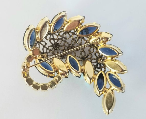 Vintage JULIANA Blue Aurora Borealis Brooch - 196… - image 6