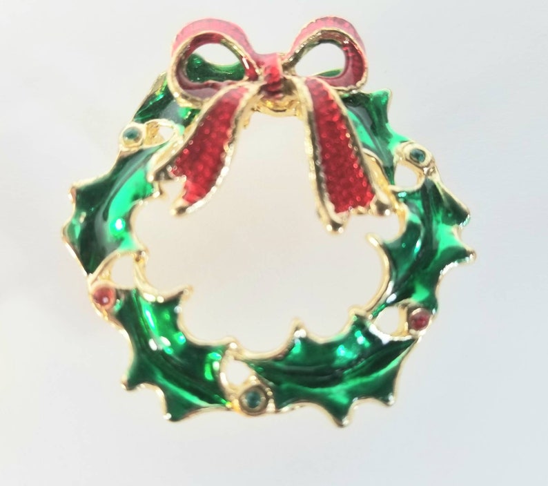 Avon Reindeer Tac Pin Vintage Christmas Jewelry Vintage Holiday Brooch Set Unsigned Wreath Brooch