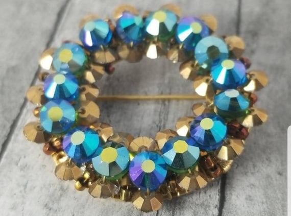 Signed HOBE Aurora Borealis Sequin-Style Brooch– … - image 1