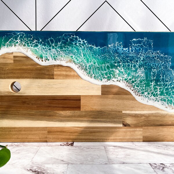 Junta de servicio de resina Ocean Wave / Junta de charcutería / Regalo de inauguración de la casa / Regalo de boda / Regalos de lujo