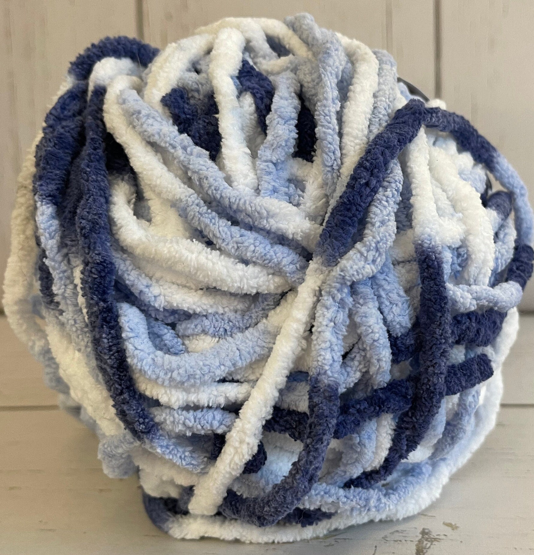 Bernat Baby Blanket Big Ball Yarn - Lovely Blue