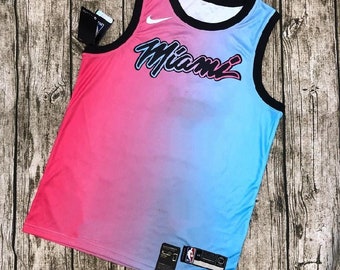 Die neuen miami heat trikots kommen wie gehabt in 3 versionen. Miami Heat Trikot 2021 . Miami Heat Trikot Etsy