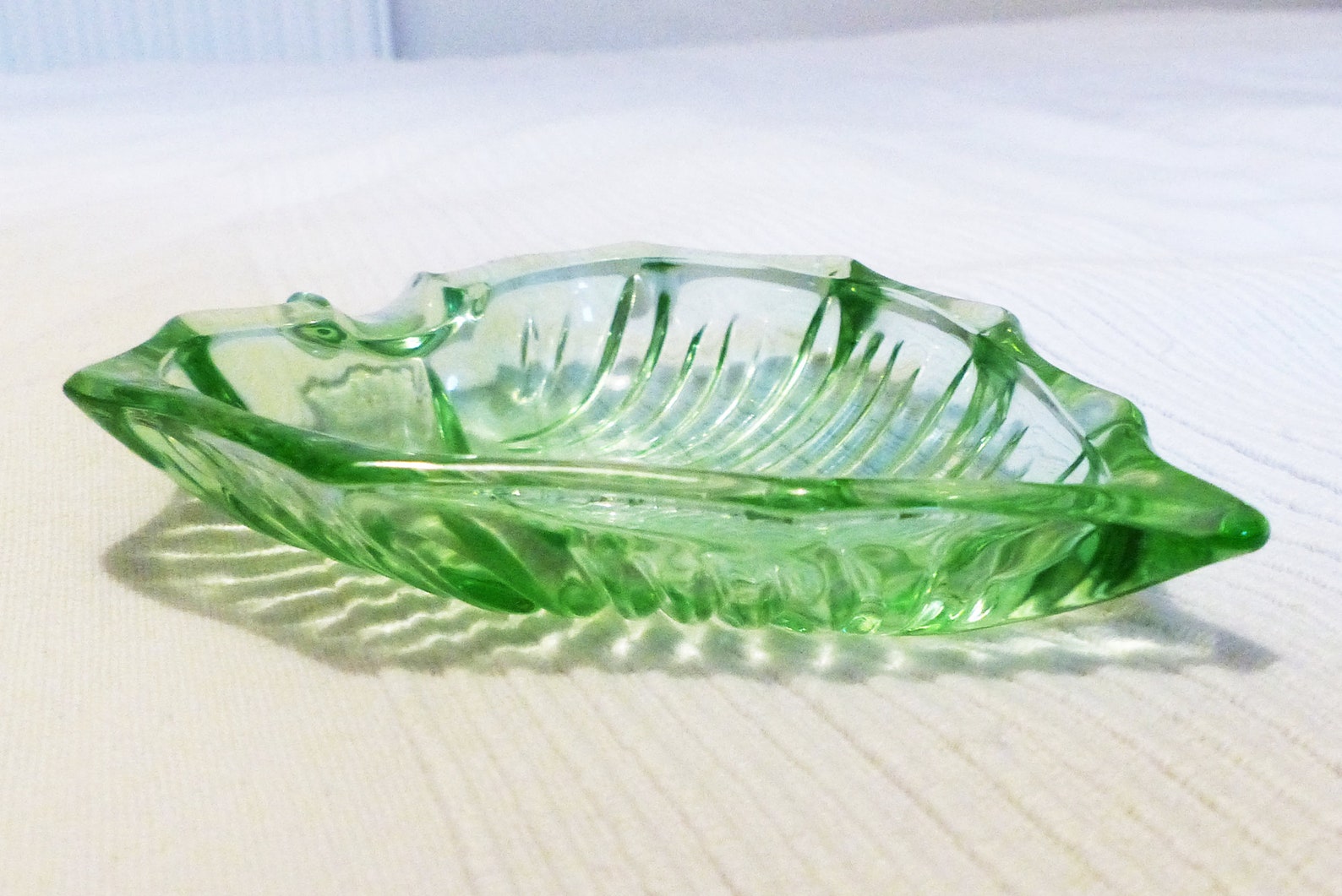 Green Glass Leaf Dish Small Vintage Glass Trinket Dish Mid Etsy