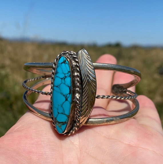 Vintage Native American Navajo large oval deep blu