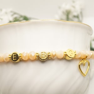 Pulsera de perlas letra oro, familia, pulsera personalizada con corazón, pulsera de la amistad, idea de regalo para mejor amiga, hermana