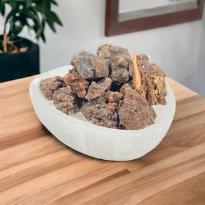 Myrrh Bliss: Elevate with Sacred Aroma. Ethically Sourced for Spiritual Renewal and Tranquility. Pure Myrrh Resin Incense by Natural Lumina.