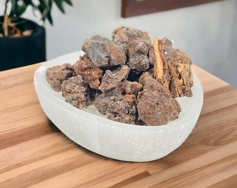 Myrrh Bliss: Elevate with Sacred Aroma. Ethically Sourced for Spiritual Renewal and Tranquility. Pure Myrrh Resin Incense by Natural Lumina.