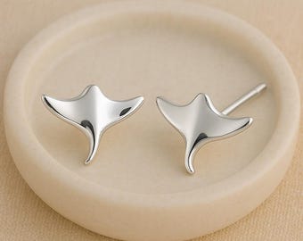 Manta Ray Stud 925 Silver | Stingray Jewelry | Minimalist Sea Life Studs | Tiny Earrings