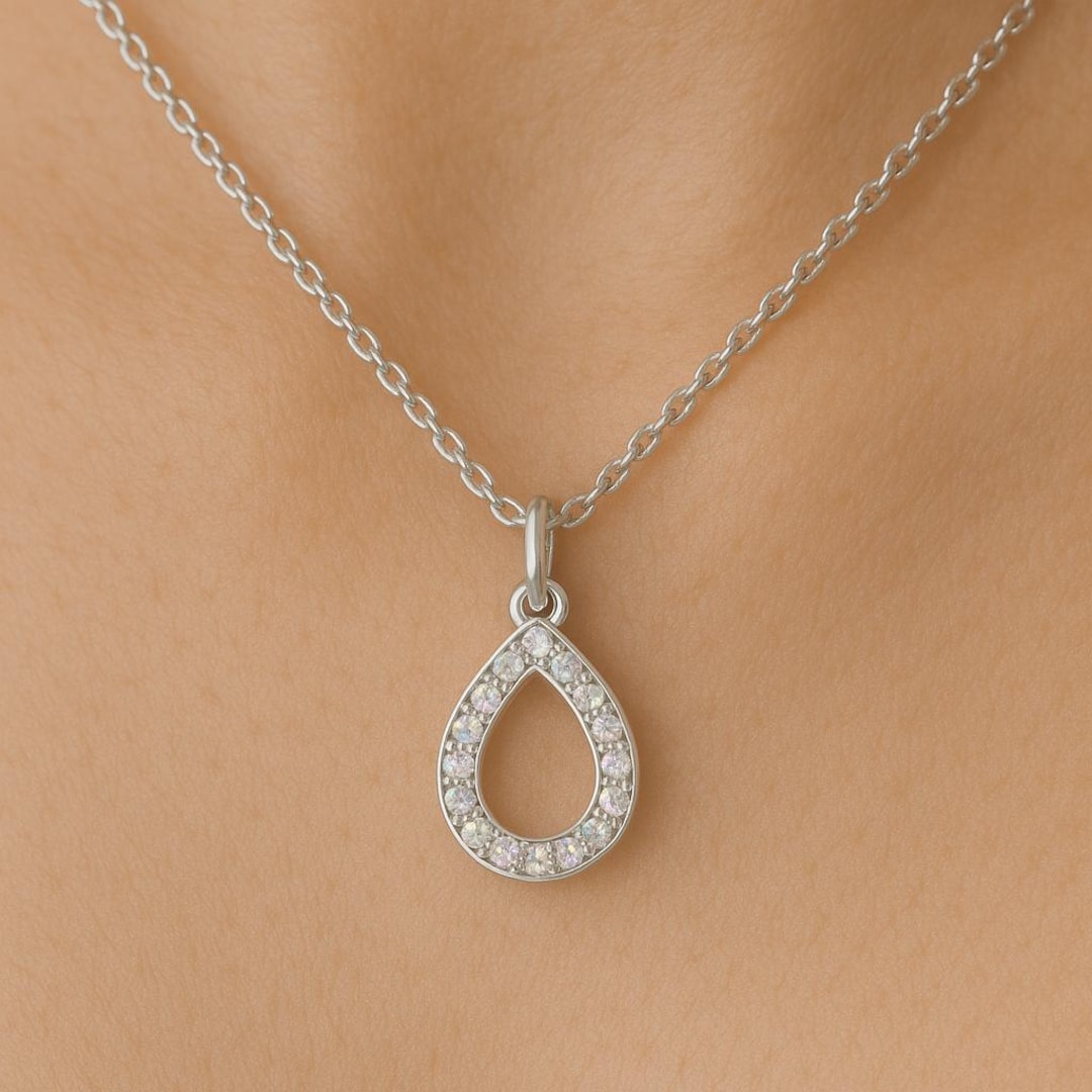 ucalypt Teardropネックレス　シルバー Sterling Silver Teardrop CZ Pendant Necklace: Halo Drop Jewelry - Etsy