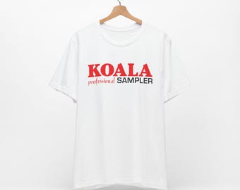 KOALA Sampler Unisex Jersey Kurzarm T-Shirt | Koala Sampler Merch | MPC T-Shirt | Beatmaker Geschenk | Herzschlag T-Shirt | Musiker Geschenk | LoFi