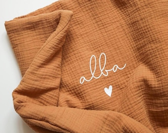 Couverture bébé en gaze de coton molletonnée et personnalisée - cadeau de naissance