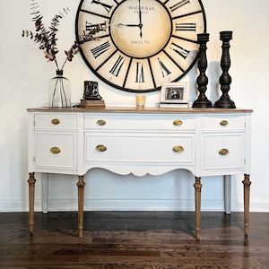 SOLD!! Antique Sideboard/Buffet, Farmhouse Buffet, Tradicional Credenza, Hepplewhite Sideboard, Traditional Buffet, Buffet, Sideboard.
