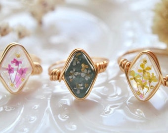 Queen Anne's Lace Flower Wire Wrapped Ring, Botanical Jewelry, 14K Gold Filled Jewelry, Resin Gift Finding