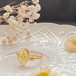 Queen Anne's Lace Flower Wire Wrapped Ring, Botanical Jewelry, 14K Gold Filled Jewelry, Resin Gift Finding image 4