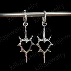 Nieten Herz Huggie Creolen