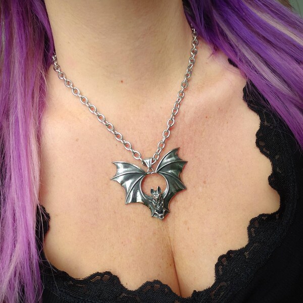 Collier pendentif chauve-souris, bijoux gothiques, collier goth, collier punk, collier femme, emo, alternative, collier femme, bijoux femme