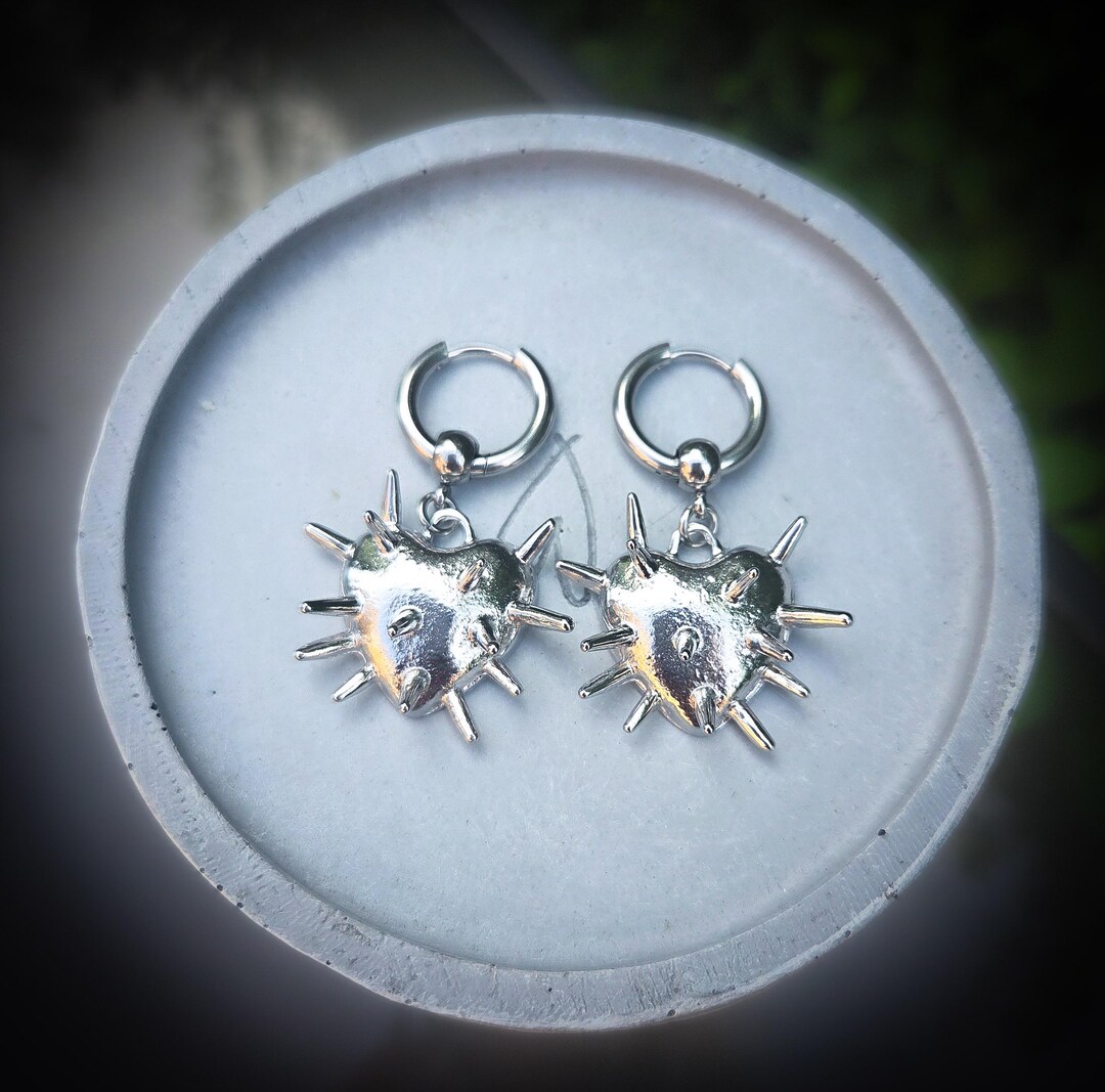 Spiked Heart Earrings - Etsy Japan