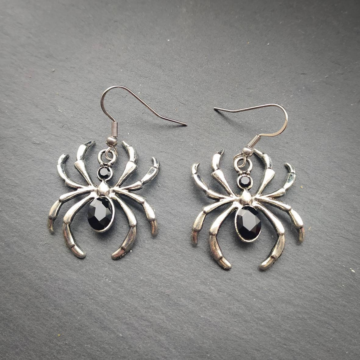 【BALENCIAGA】Goth spider earrings ゴススパイダーイヤリング Orb Weaver Spider Hoops | Mysticum Luna Gothic Jewellery