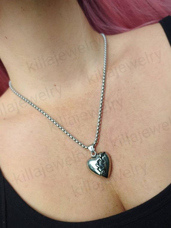 アクセサリー LYNCH SILVERSMITH [Chain Heart] Broken Heart Pendant Necklace, Silver Heart Necklace, Gothic
