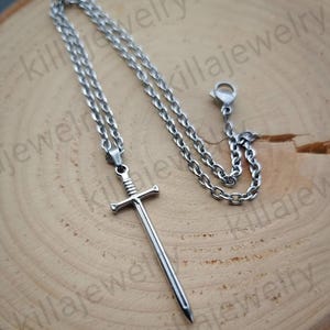 Silver stainless steel sword/dagger necklace in silver