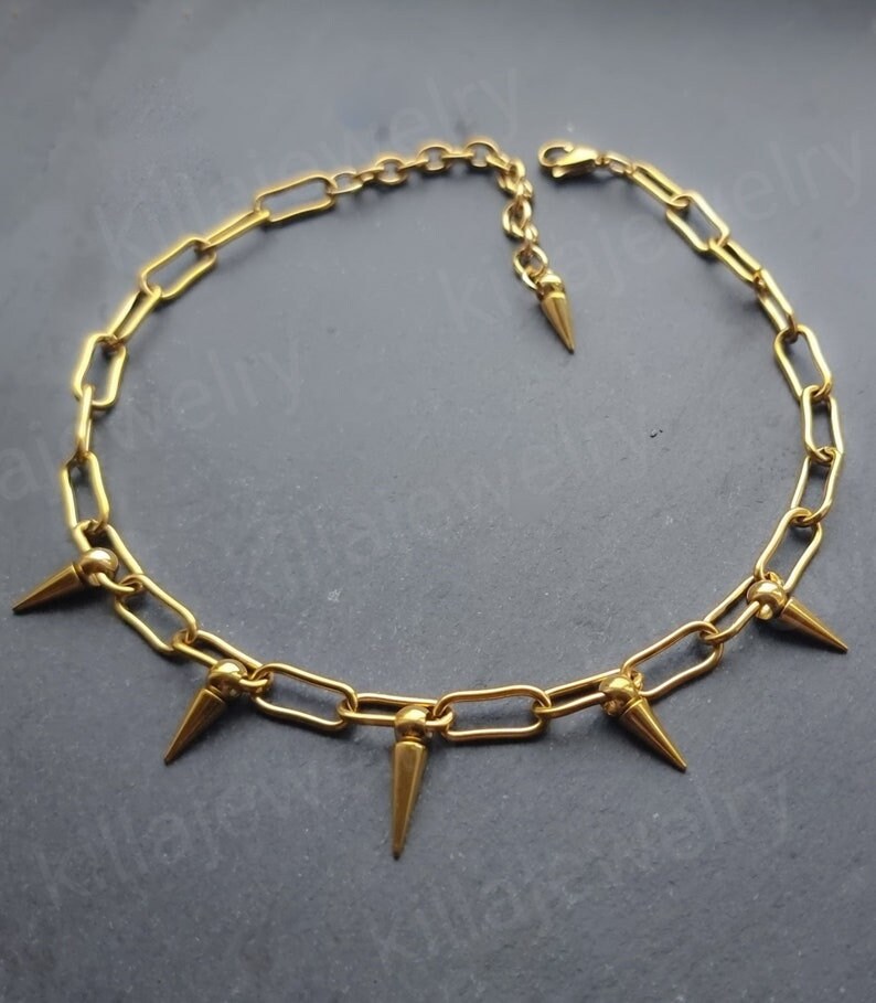 Gold spike choker deals