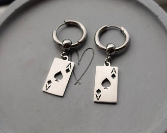 Boucles d'oreilles cartes à jouer, boucles d'oreilles as de pique, boucles d'oreilles poker, protège-oreilles, acier inoxydable, argent, boucles d'oreilles pour hommes, bijoux pour hommes, Huggies