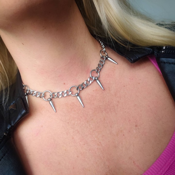 Goth choker with chain and spikes