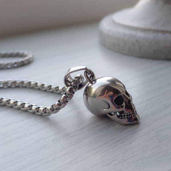 Skull necklace, silver skull pendant necklace, stainless steel, punk jewellery, punk necklace, men's necklace, goth jewelry, goth necklace