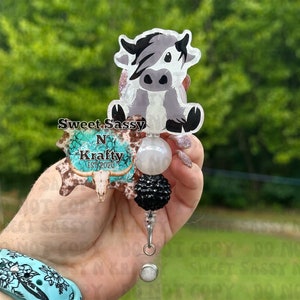Sitting Highland Cow Badge reel| Cow badge reel | glitter highland cow badge reel| glitter badge reel | badge reel| White highland cow