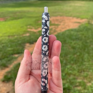 Cheetah Print Glitter Pen| Holographic cheetah pen| black Glitter Pen| Black glitter holographic cheetah Pen| Glitter Pen