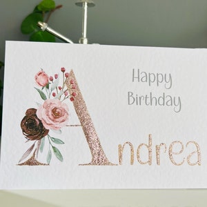 Gepersonaliseerde verjaardagskaart met monogram roségouden glitter