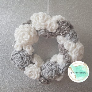 Knitted Floral Wreath - Crochet Wreath